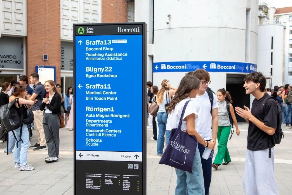 Students interacting during Bocconi Welcome Days.