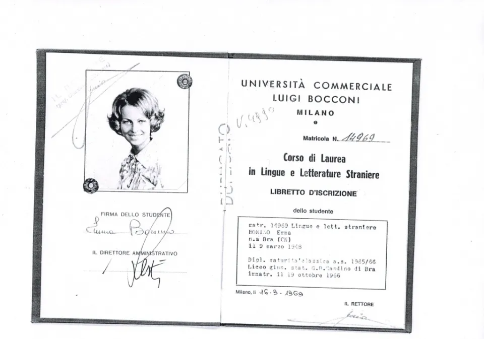 Picture of the student record booklet of Emma Bonino