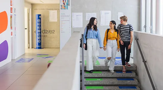 Gruppo di studenti on campus